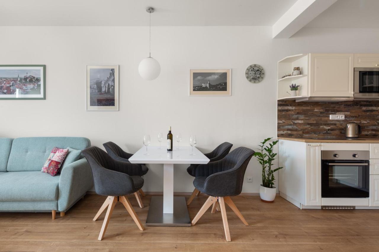 Rezidence Konevova, Mikulov Appartement Buitenkant foto