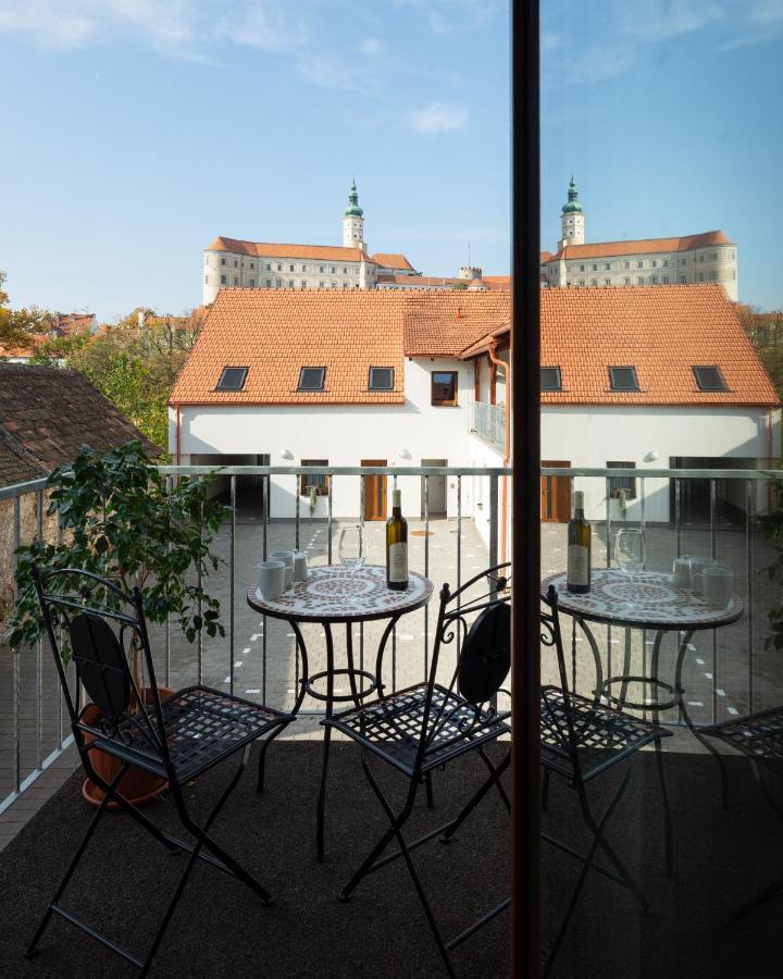 Rezidence Konevova, Mikulov Appartement Buitenkant foto