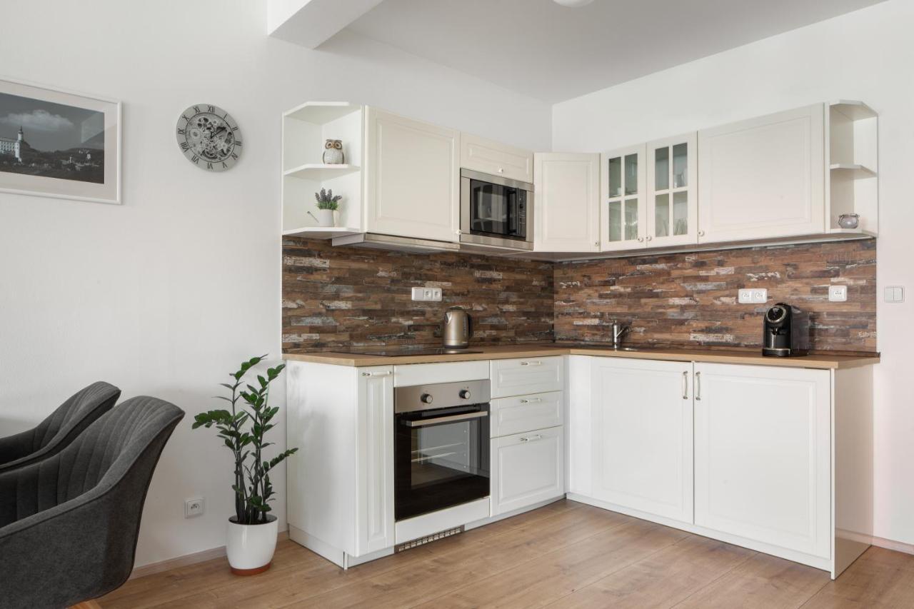 Rezidence Konevova, Mikulov Appartement Buitenkant foto