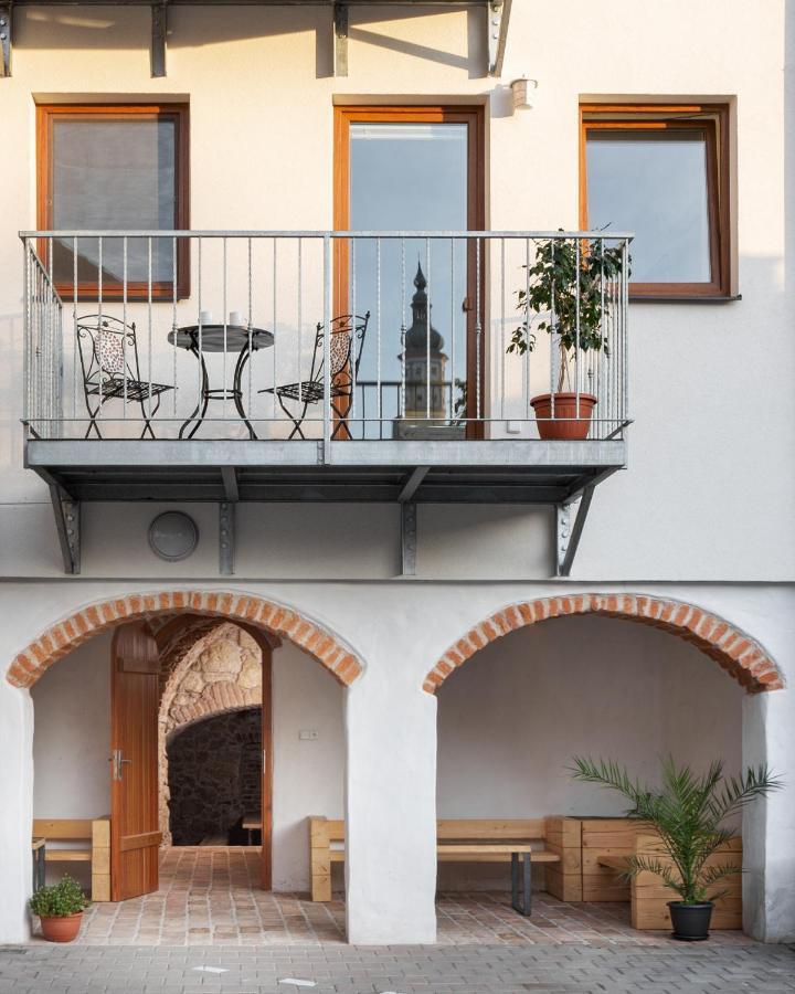 Rezidence Konevova, Mikulov Appartement Buitenkant foto