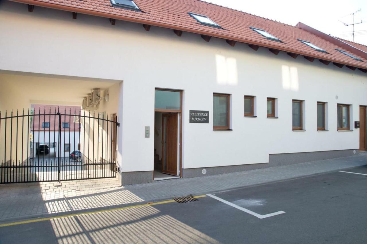 Rezidence Konevova, Mikulov Appartement Buitenkant foto
